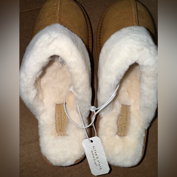 Altar’d State Cozy Band Platform Slippers Tan Size NWT - Picture 5 of 5